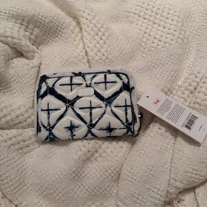 Lug Rodeo 2 Wallet‎ Diamond White Quilted RFID Wristlet NWT